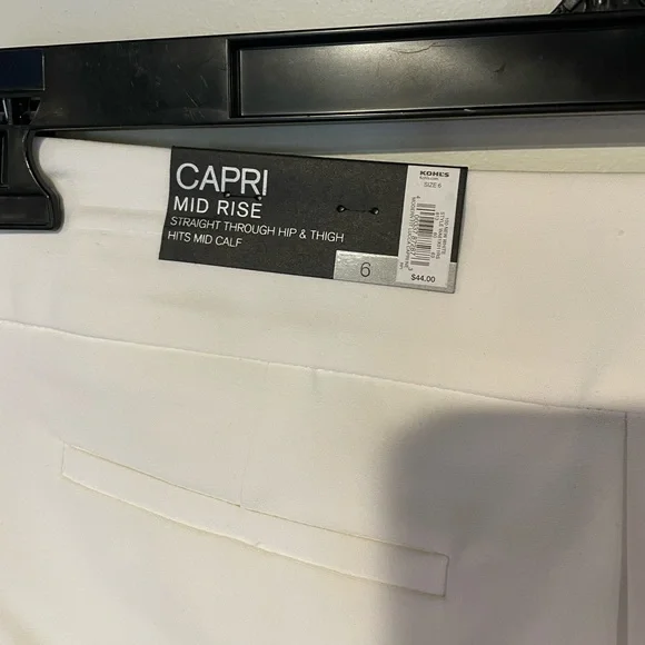 Women’s White Capri Mid Rise Size 6 - Picture 2 of 5